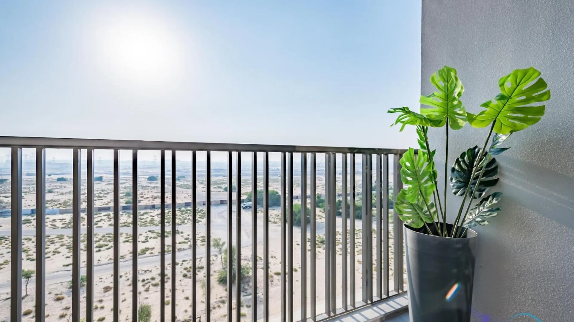 Appealing Studio In Mag Eye 890, Mohammad Bin Rashid City By Deluxe Holiday Homes Dubái Emiratos Árabes Unidos